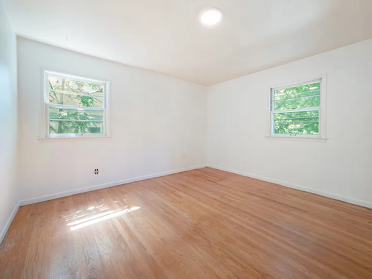 845 Mount Pleasant Ave — Photo 8