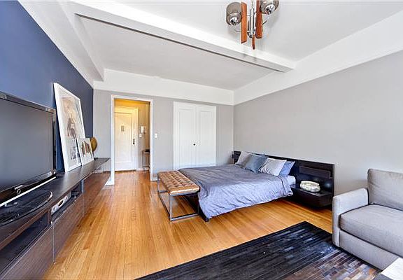 2nd image of 101 7th Ave #18F
