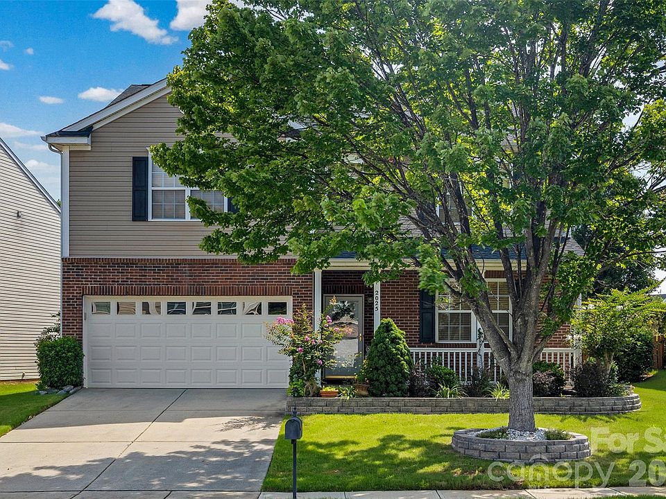 1st image of 2025 Savannah Hills Dr