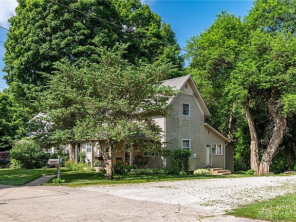 4th image of 202 Dewey Ave