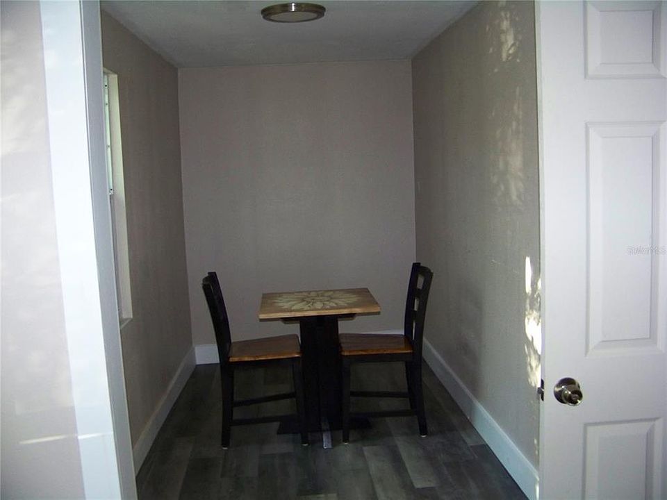 1st image of 1874R Douglas Ave