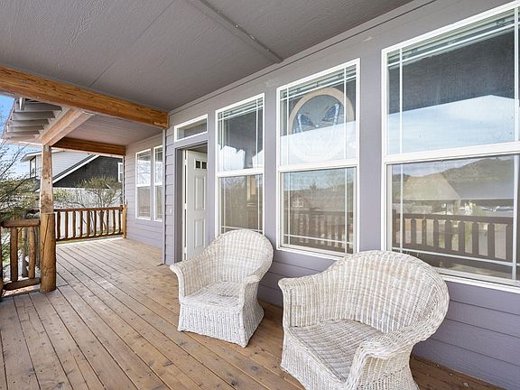 3rd image of 2657 NE Bobbi Ct