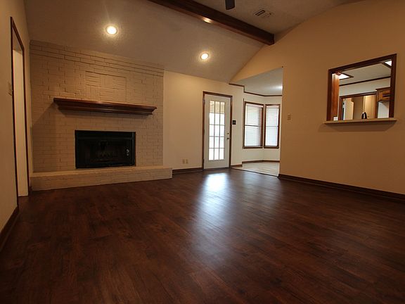 3rd image of 812 Corey Dr