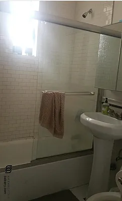 Rented by Batra Group Inc | media 5