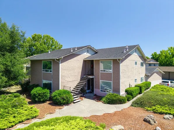 6530 Country Club Drive, Rohnert Park, CA 94928