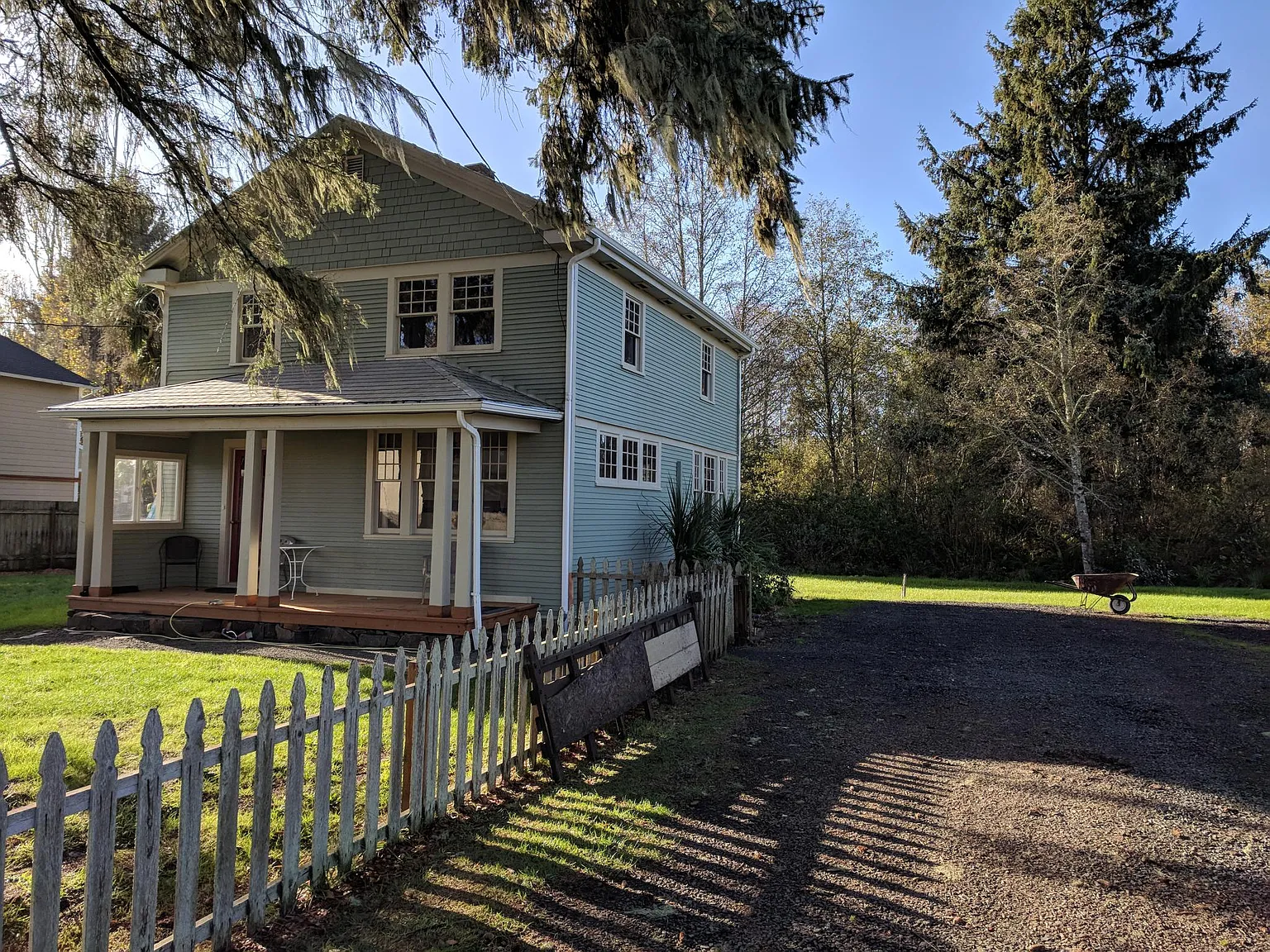 665 N Main Ave photo 1