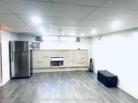 5th image of 130 Earnscliffe Cir