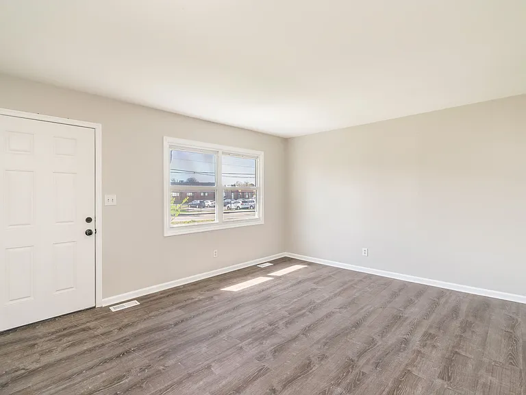 4412 High School Rd #1 — Photo 4