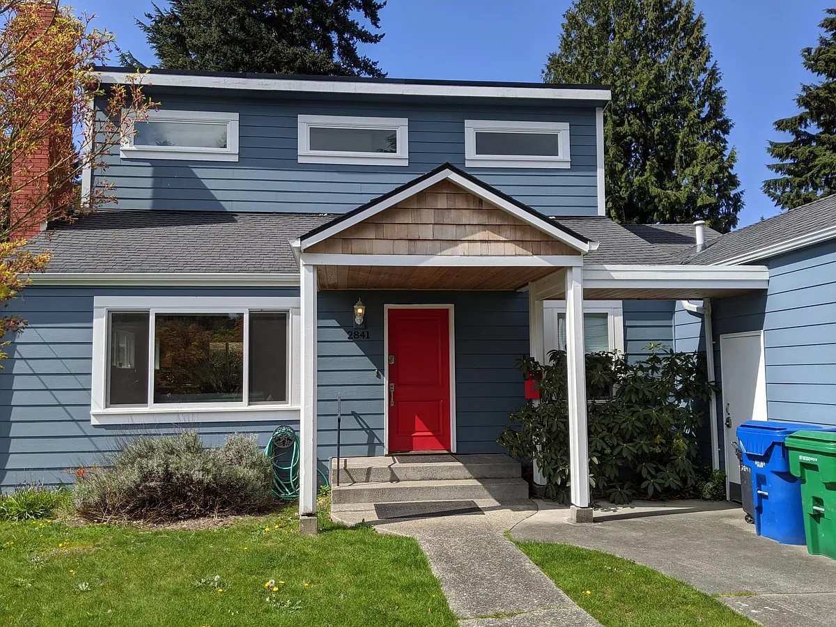 Building Photo - 2841 35th Ave W