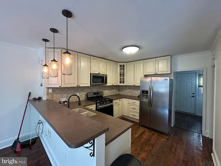 748 S Harshaw St — Photo 6