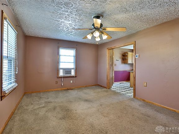 5th image of 3802 Jewell St