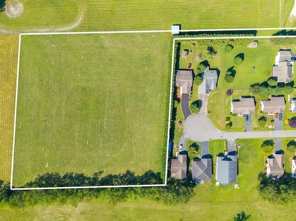 4 Kinsington Ln, Pulaski, VA 24301