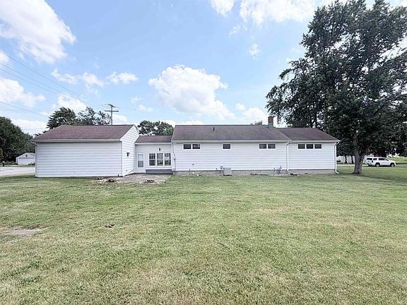 5th image of 32515 Underwood Dr