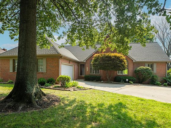 3rd image of 1307 Fleetwood Dr