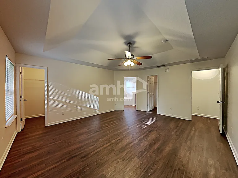 10008 Lancashire Dr — Photo 12