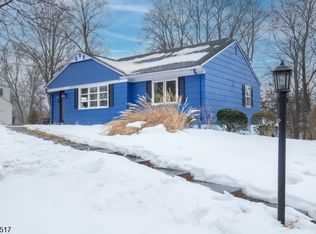 47 Main St, Peapack Gladstone Boro, NJ 07977