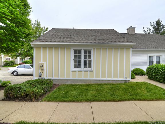 3rd image of 2488 Bear Den Road