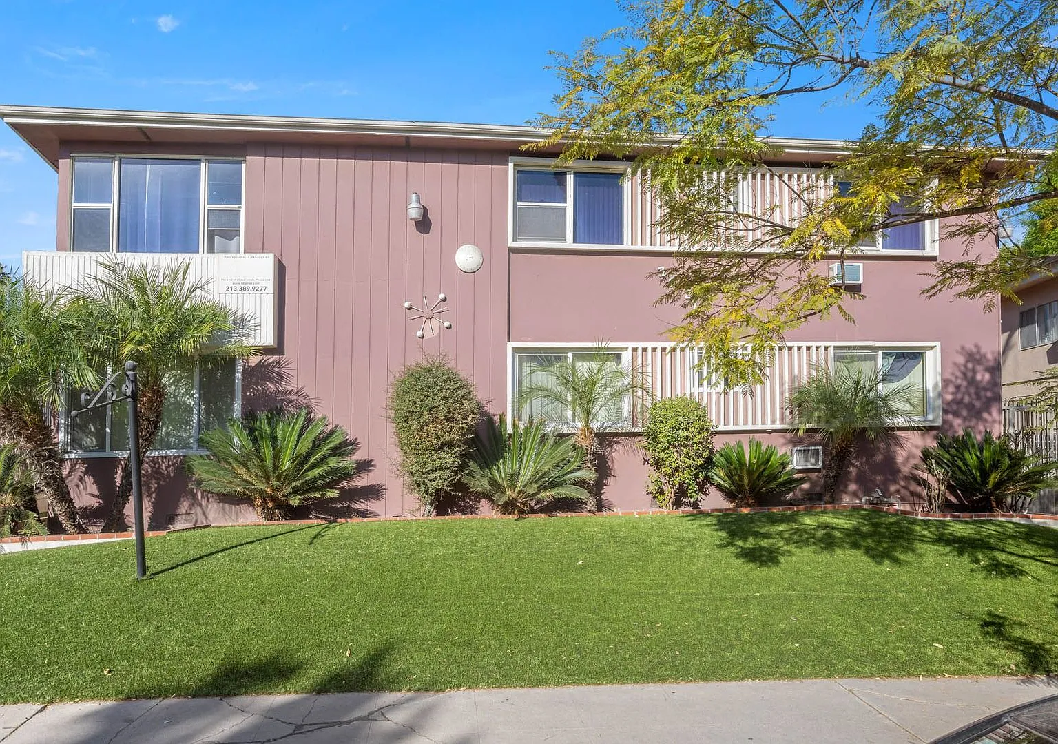 3907 Roxanne Ave — Photo 2