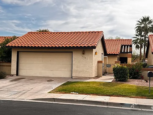 1043 S Rose Photo 1