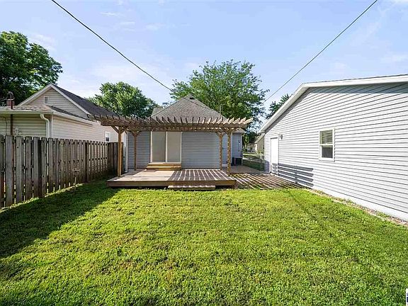 5th image of 2346 4th Ave