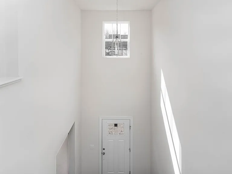 105 Spring Pine Ln — Photo 4