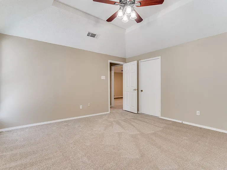 1001 Jorgenson Rd — Photo 16