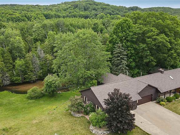 3rd image of 3888 Deater Dr NW