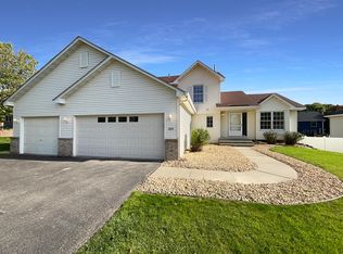 395 Pendryn Hill Curv, Woodbury, MN 55125