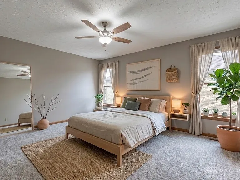 2223 Four Seasons Trl — Photo 1