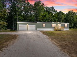 21 Harbor Rd, Woodstock, ME 04219