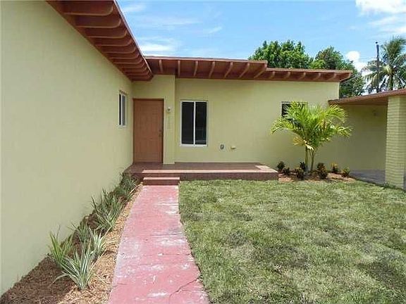 3rd image of 300 NW 104th St