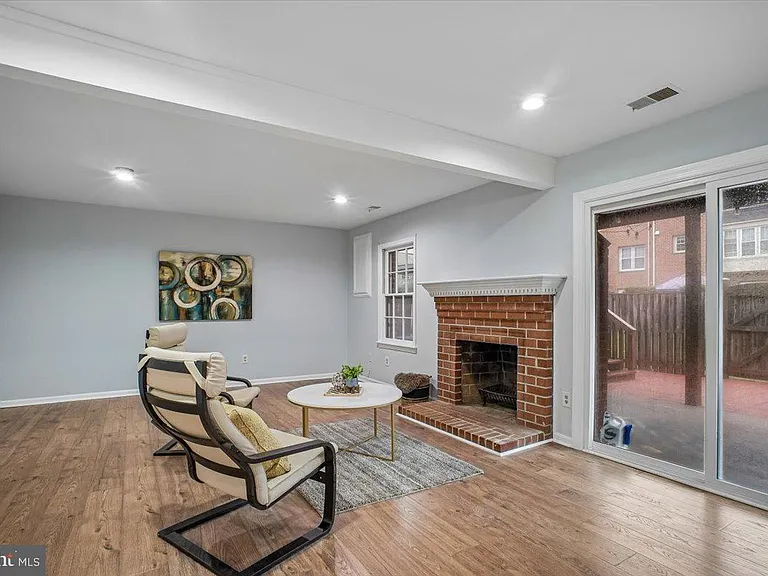 10108 Ebenshire Ct — Photo 14