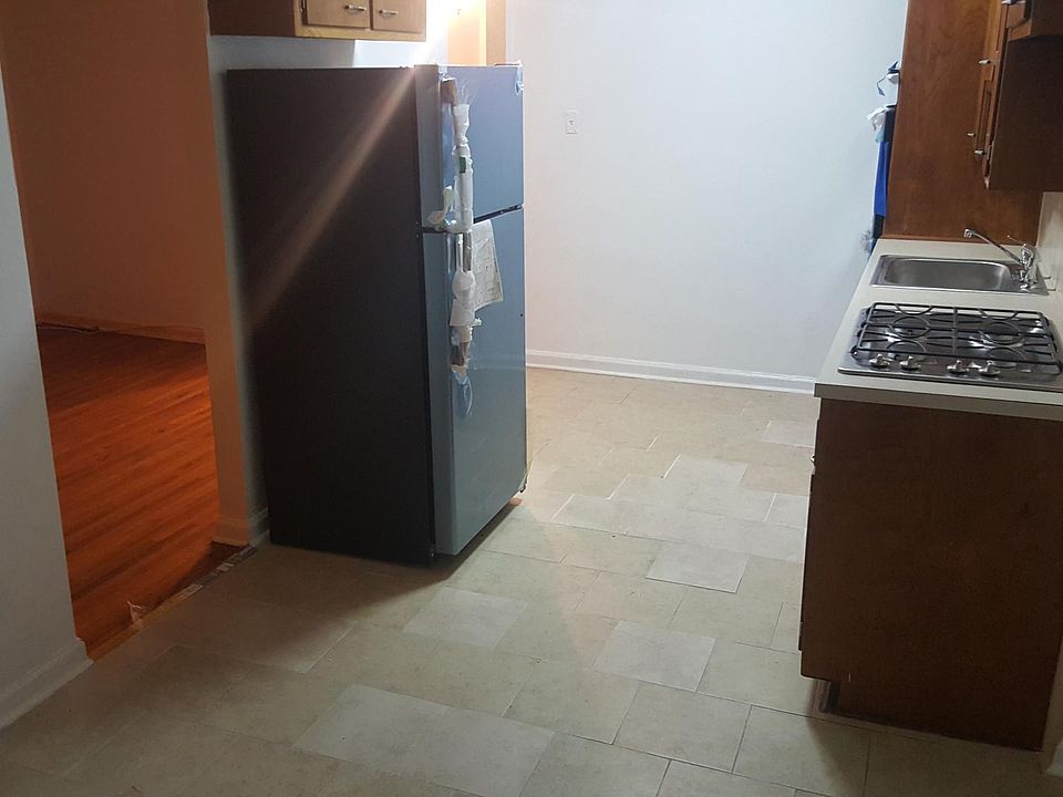 1st image of 1281 E 84th St