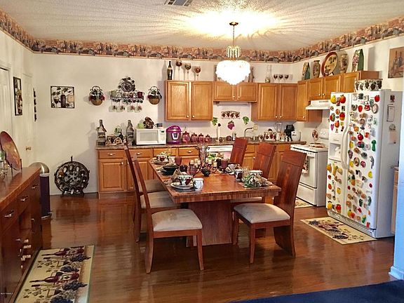 3rd image of 777 Agnes Dr