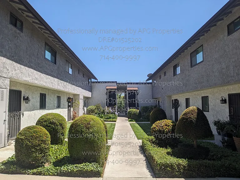 636 E Birch St #E — Photo 1