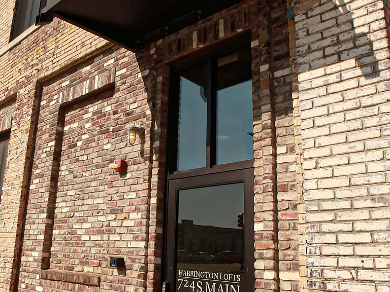 724 S Main Ave #23 — Photo 3