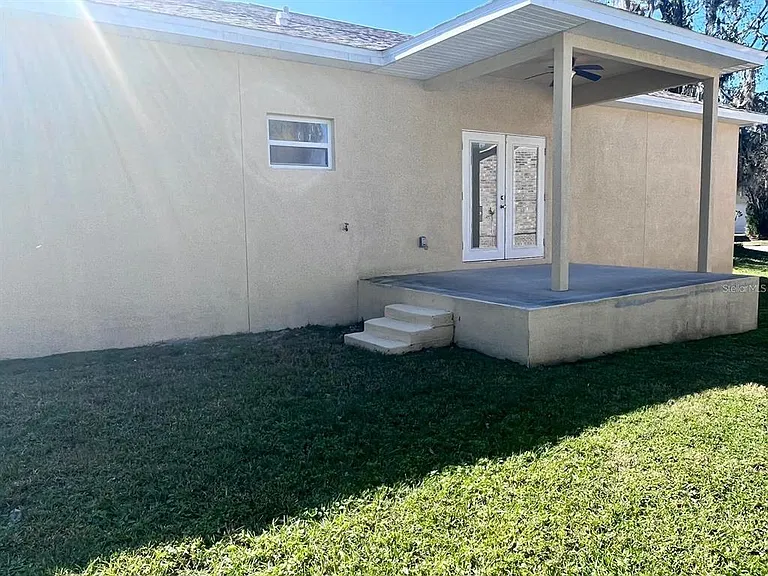 925 Lora St — Photo 15