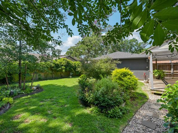 11 Devonshire Dr, Conroe, TX 77304