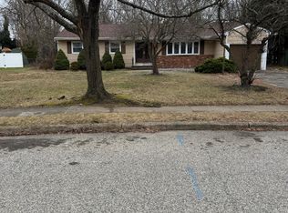 401 Hilltop Rd, Toms River, NJ 08753