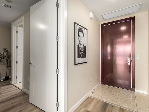 4th image of 4575 Dean Martin Dr Unit 610
