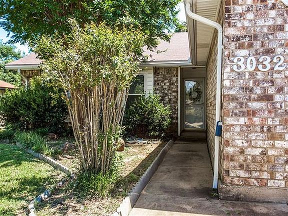 3rd image of 3032 Richwood Cir