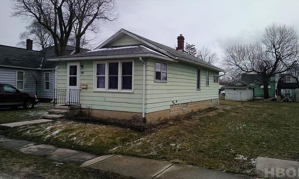 1st image of 820 S Poplar St