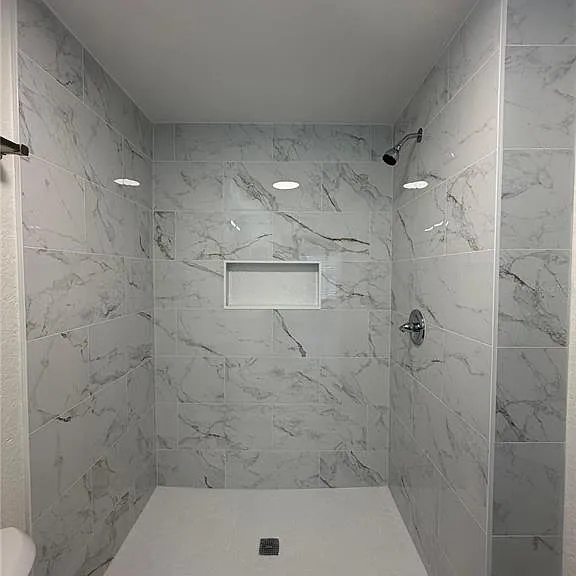 822 Camargo Way #204 — Photo 9