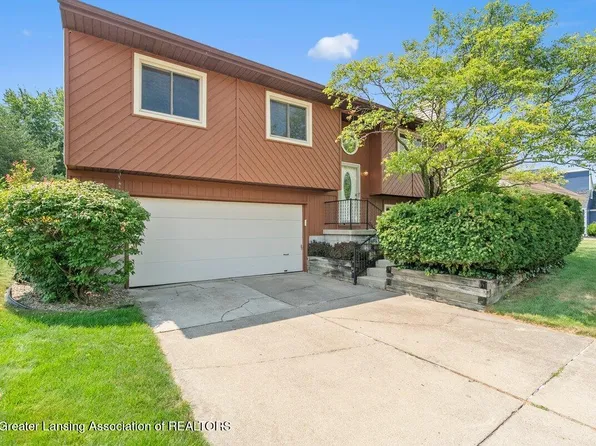 916 Westover Cir, Lansing, MI 48917