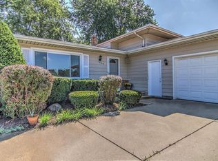 1935 Sir Richard Rd, Schererville, IN 46375