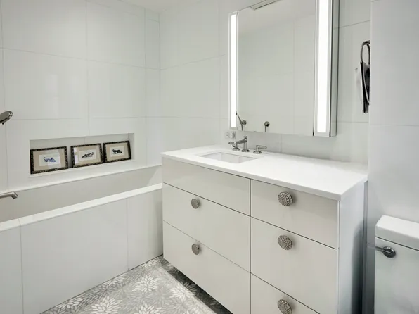 1111 Park Avenue image 9 of 24