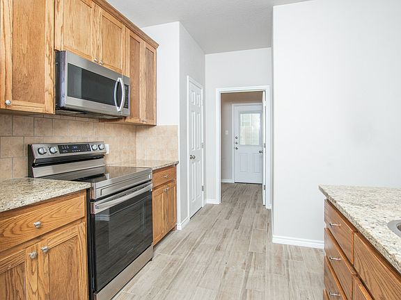 4th image of 344 Arnold Dr #B