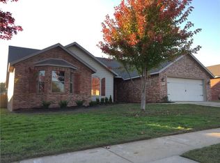 2815 N Cassius Ln, Fayetteville, AR 72704