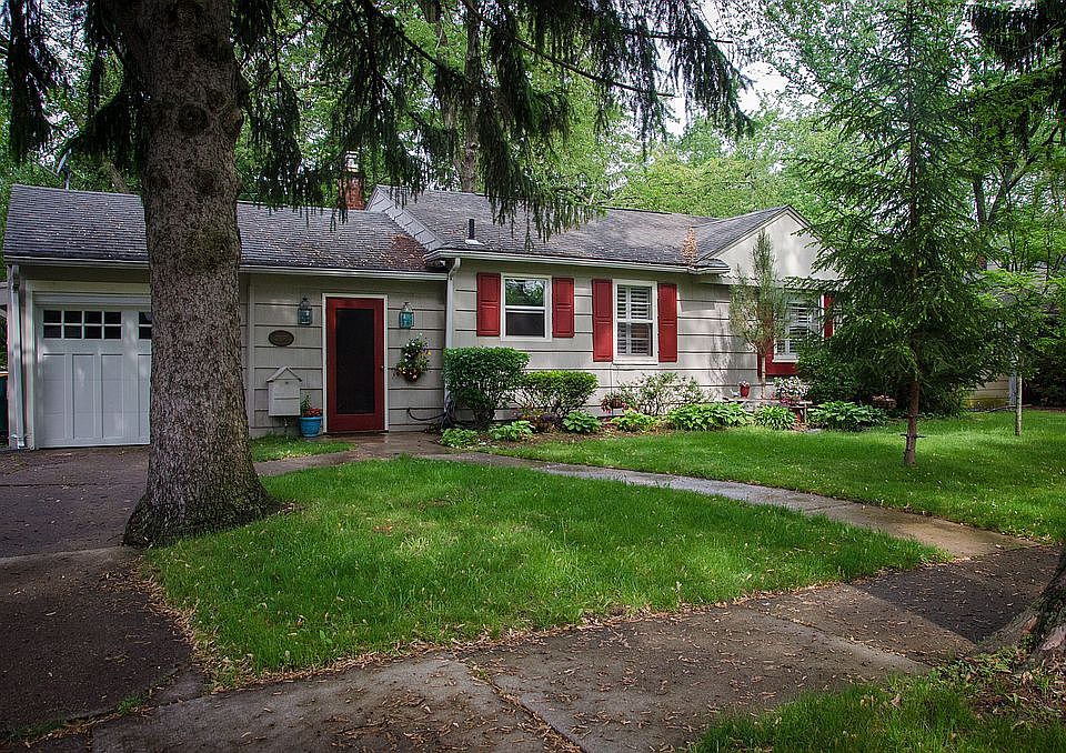1st image of 23197 Floral St
