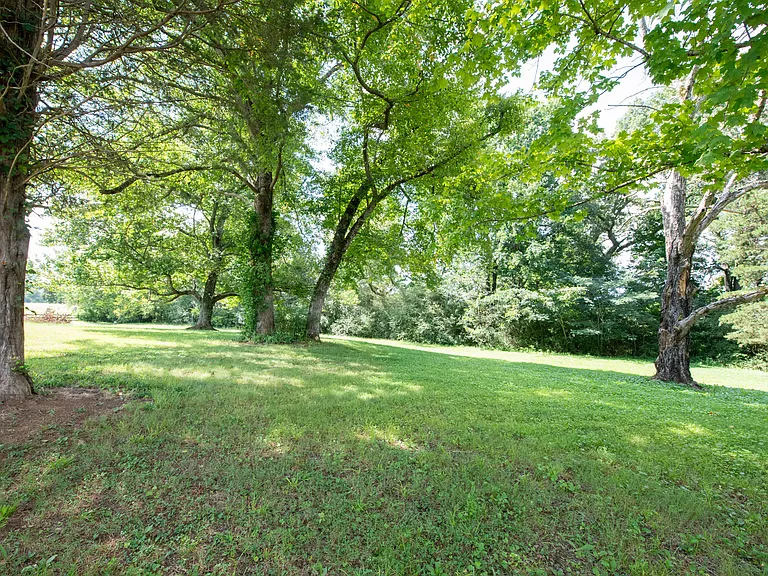 626 Lafayette Rd — Photo 13